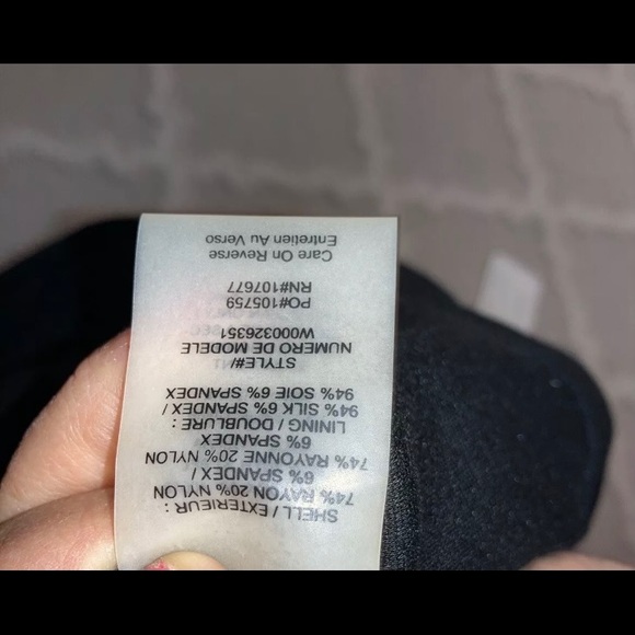 Alice and Olivia. Rare skirt.  Black Size 8 - Picture 4 of 4